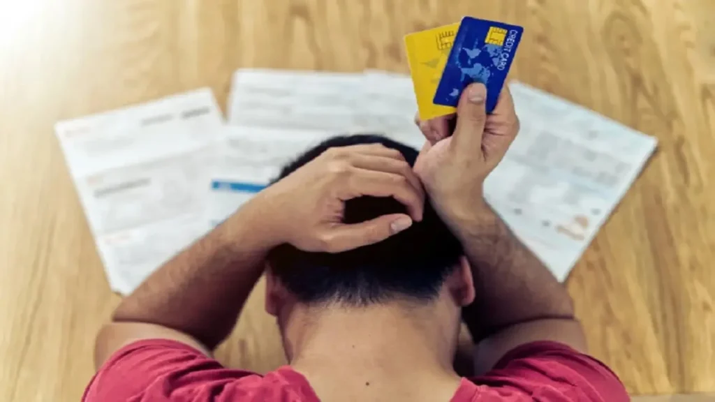 La mora de las familias llegó al 18% y los créditos siguen en retroceso
